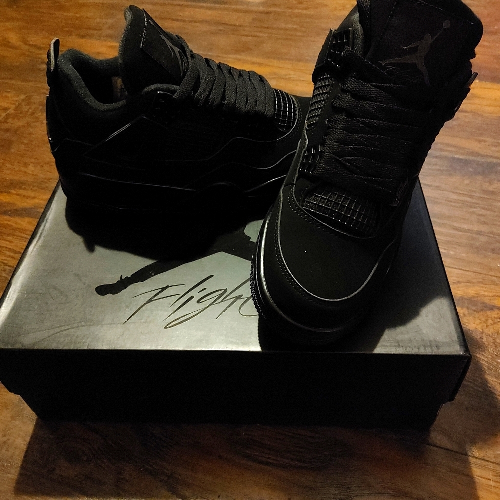 Jordan 4 Retro